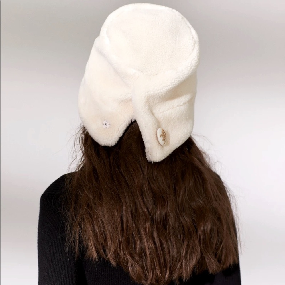 310 mood button teddy bucket hat